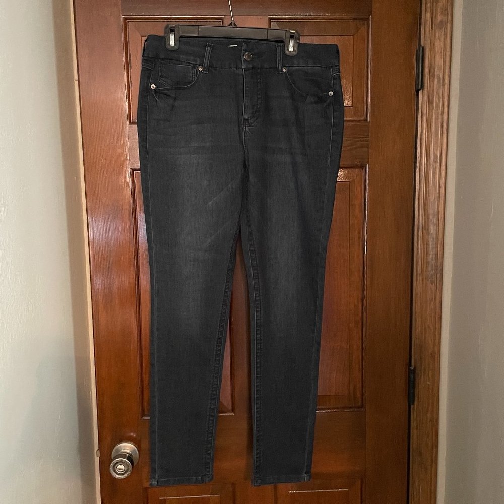 Size 14 Seven7 Tummyless dark wash skinny jeans
